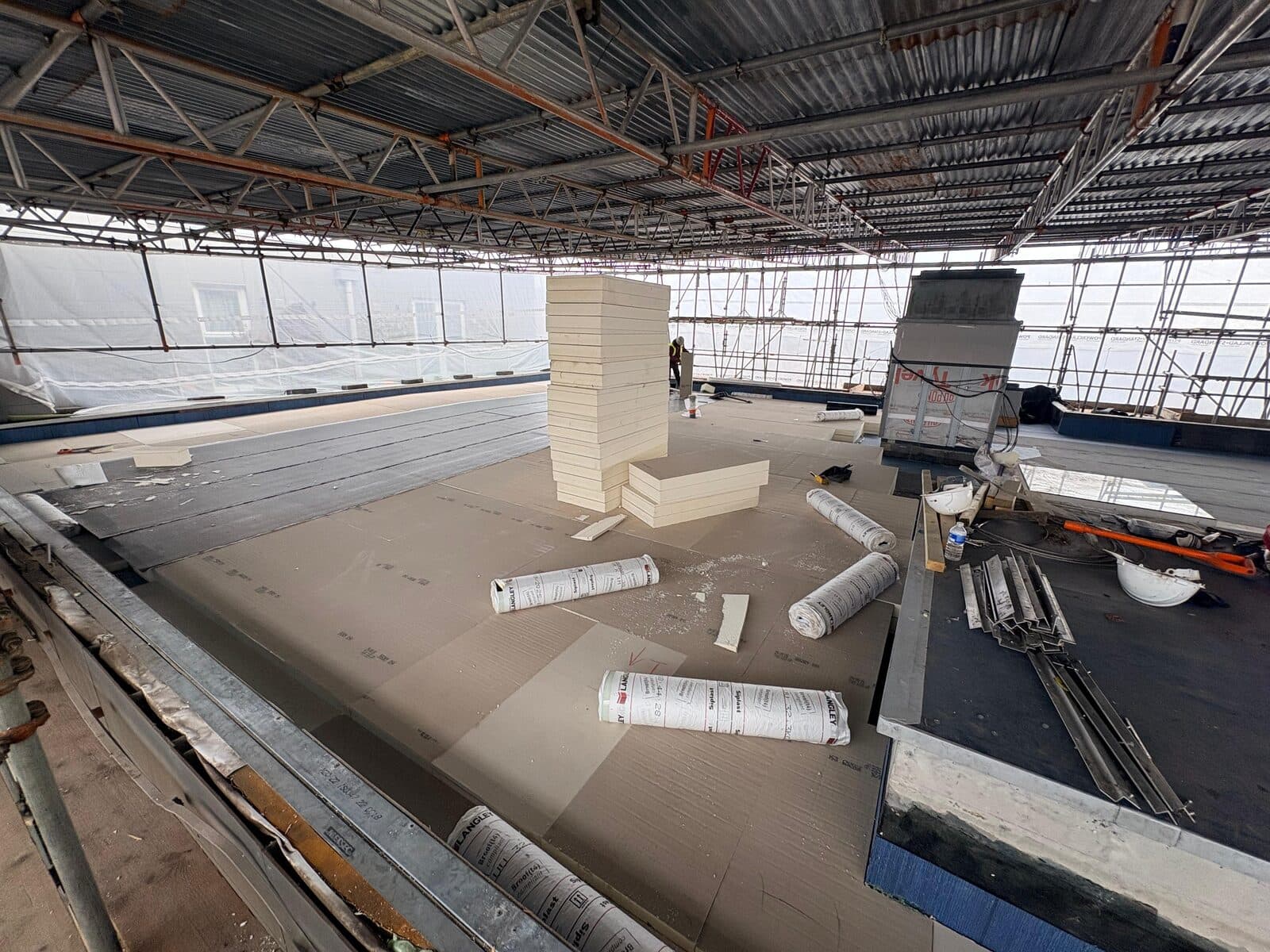 Axter roof details under scaffold protection