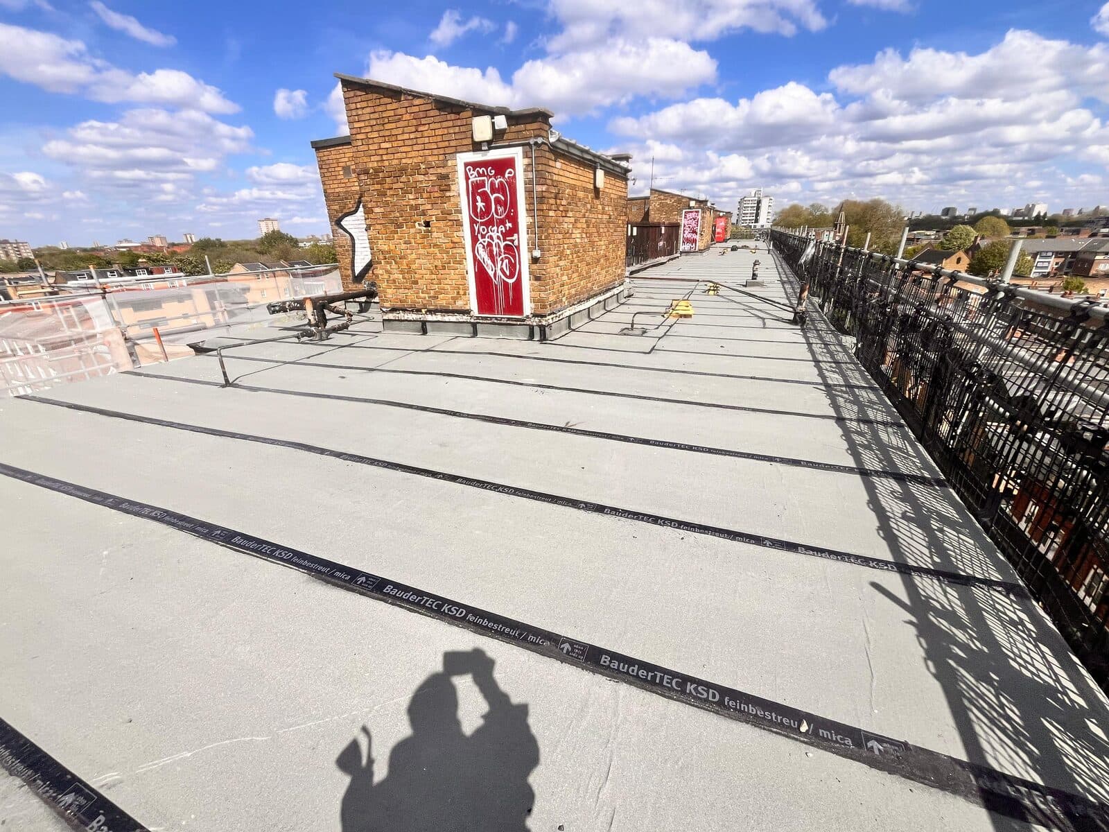 Reinforced bitumen membrane joints and details